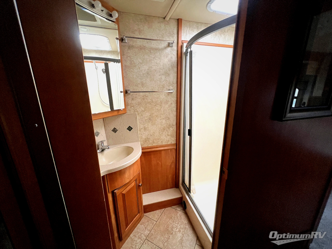 2011 Winnebago Journey 40U Photo 18