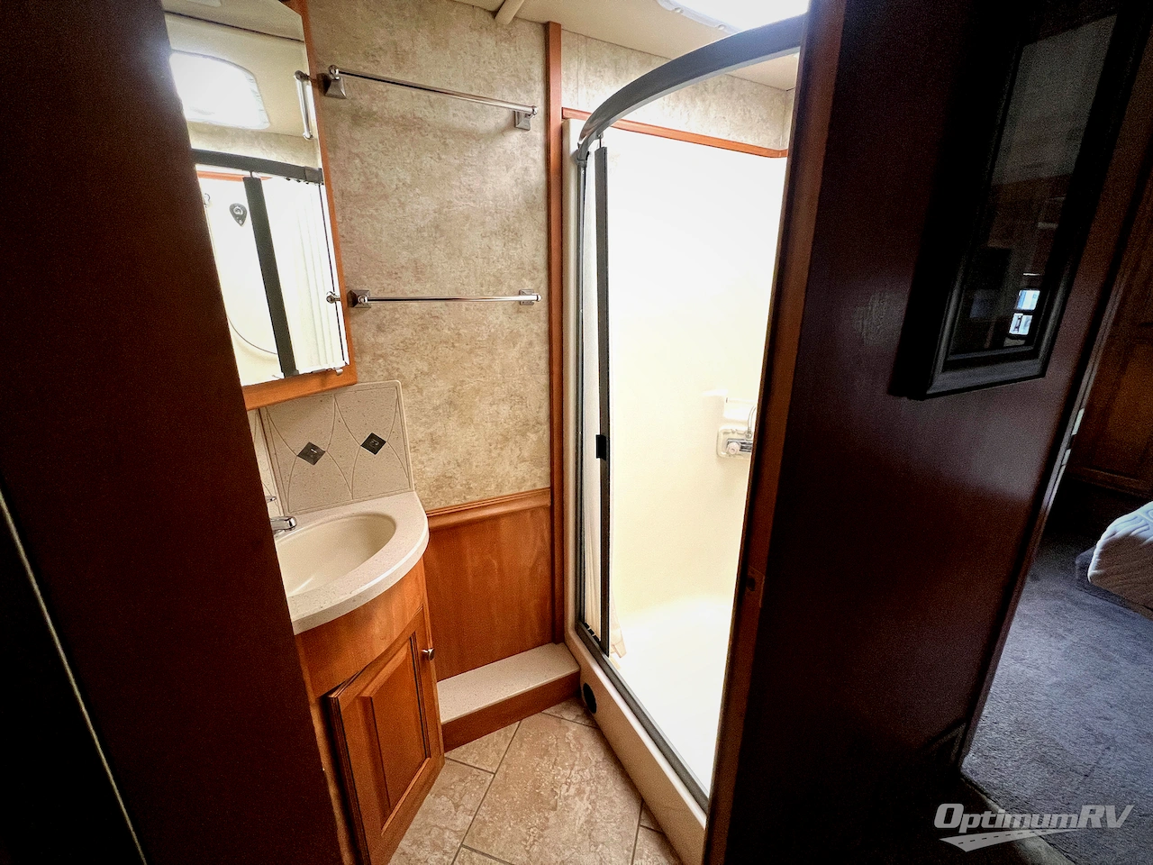 2011 Winnebago Journey 40U Photo 19