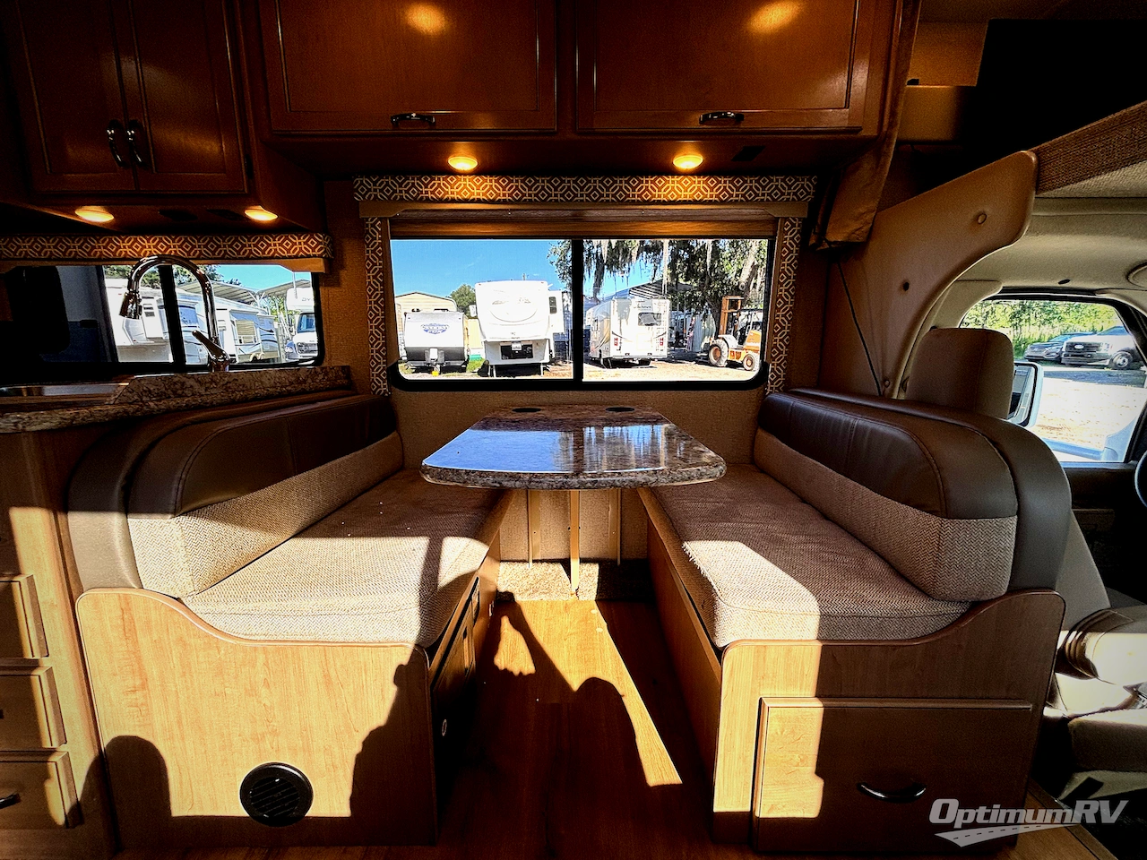 2019 Thor FREEDOM ELITE 26HE Photo 10
