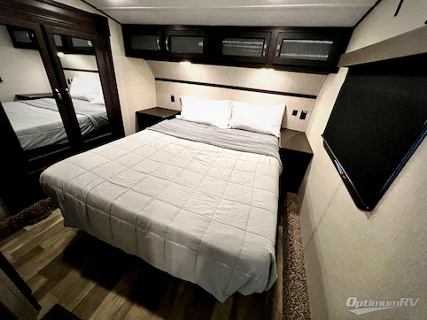 2023 Shasta Phoenix 367BH RV Photo 3