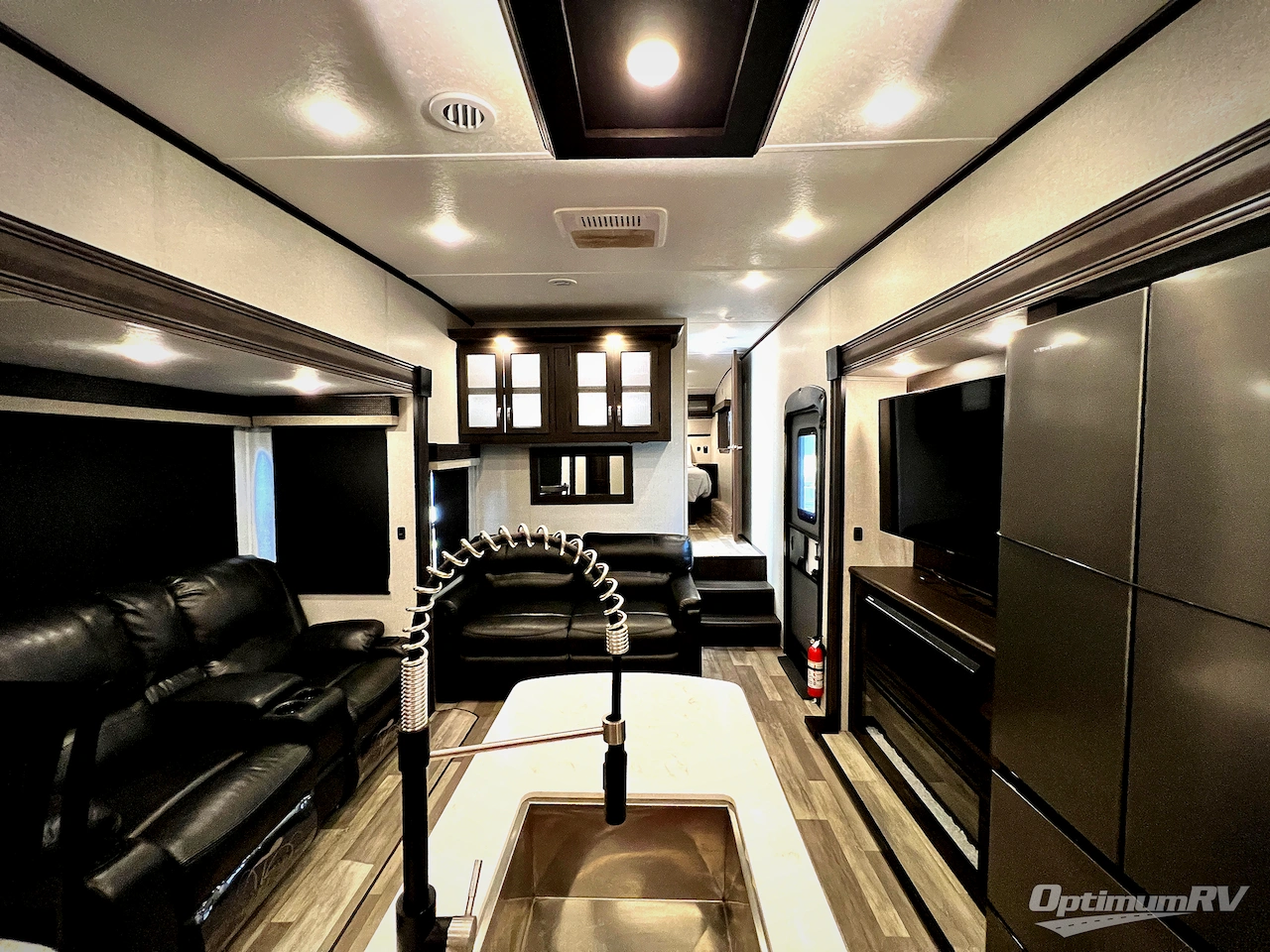 2023 Shasta Phoenix 367BH Photo 5