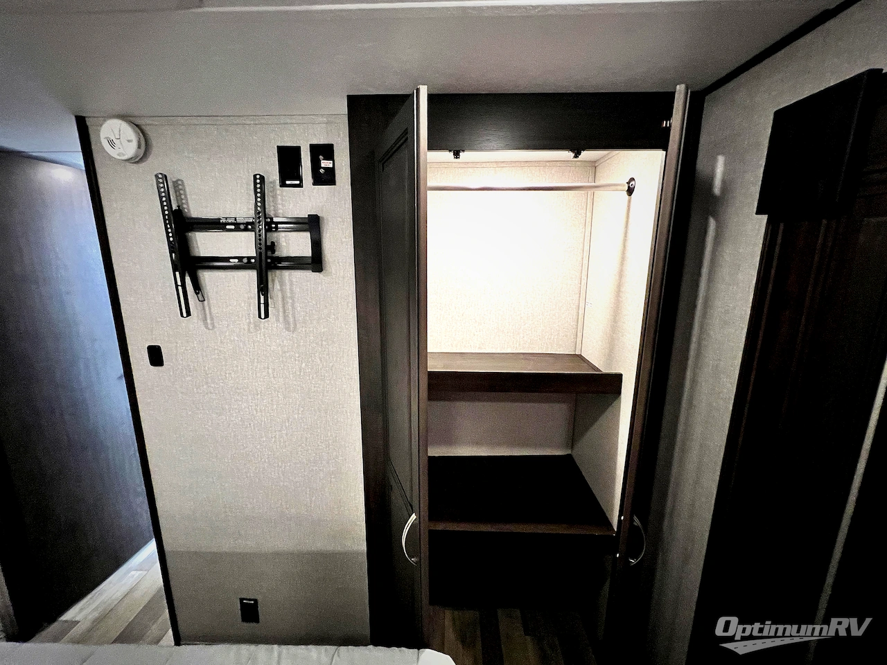 2023 Shasta Phoenix 367BH Photo 23