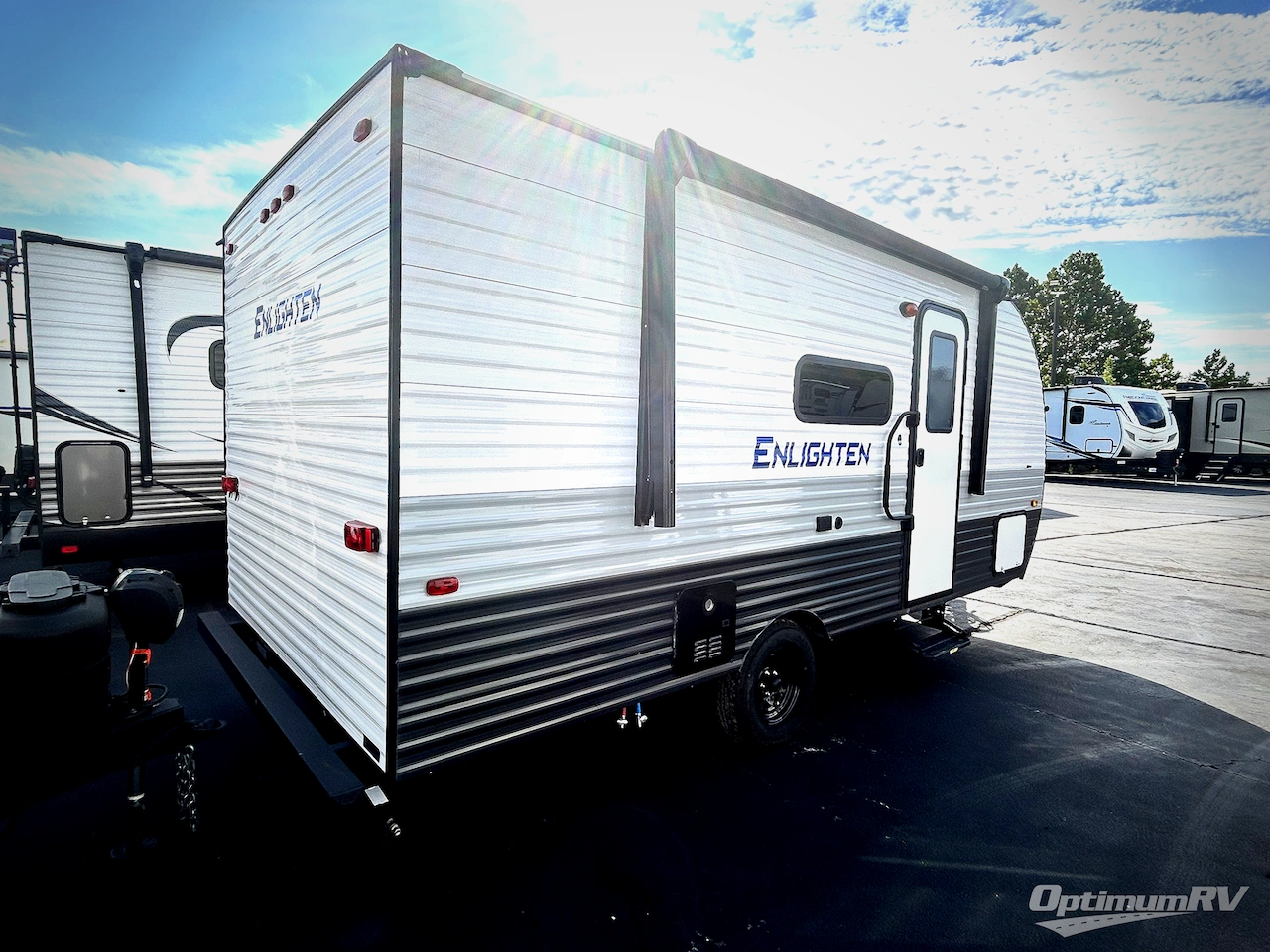 2025 Gulf Stream Enlighten 17BH Photo 3