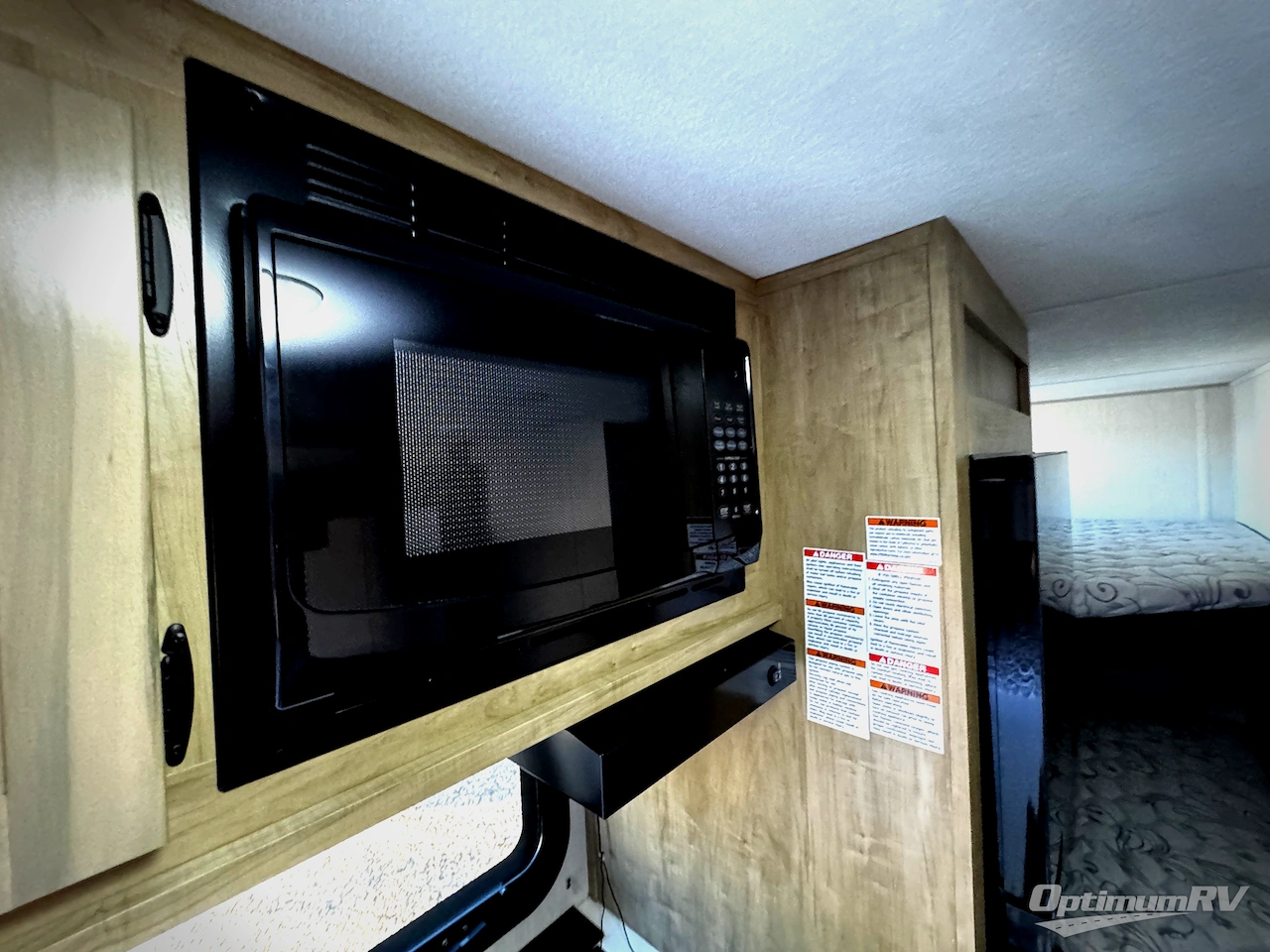 2026 Forest River Cherokee Wolf Pup Black Label 17JWBL Photo 6