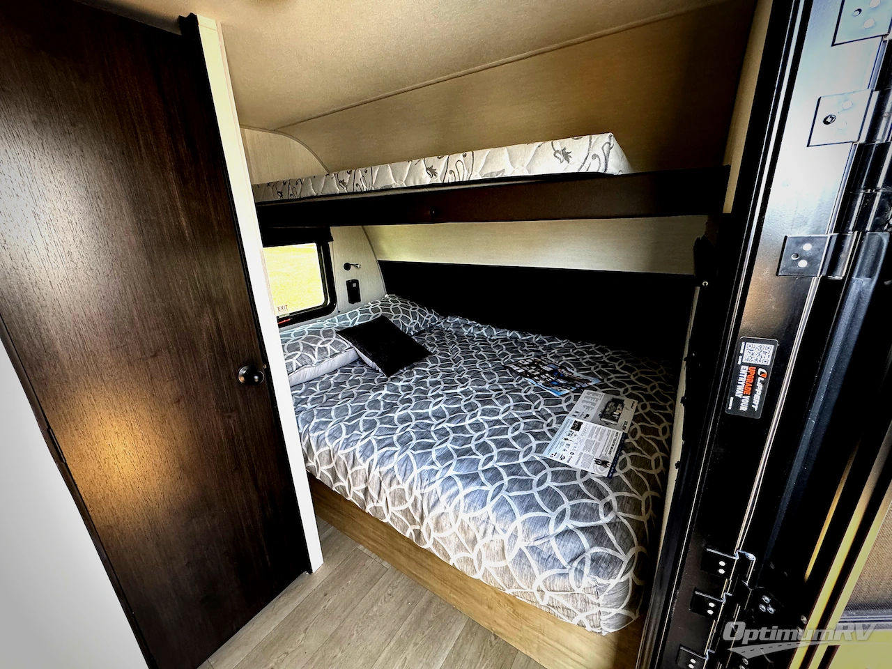 2026 Forest River Cherokee Wolf Pup Black Label 18RJBWBL Photo 4