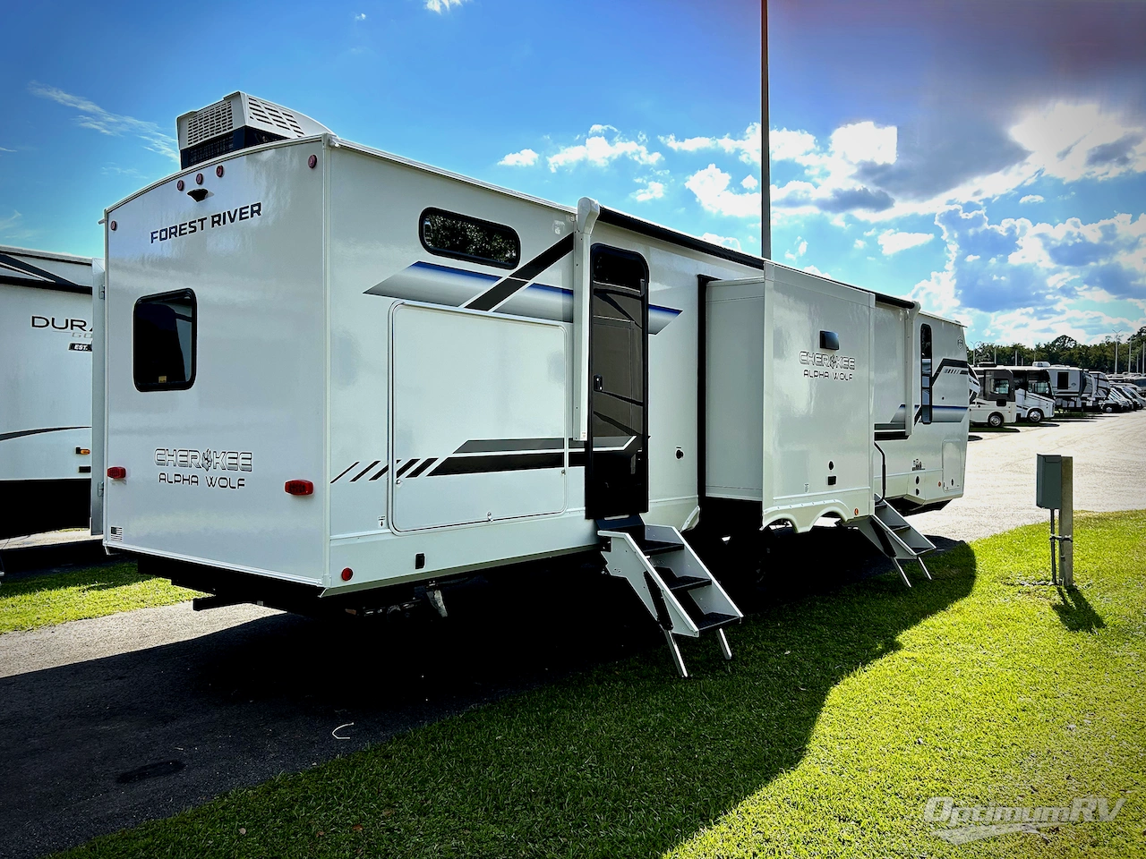 2026 Forest River Cherokee Alpha Wolf 33BH Photo 2