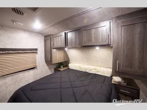 2017 Highland Ridge Open Range Ultra Lite UT2504BH RV Photo 4