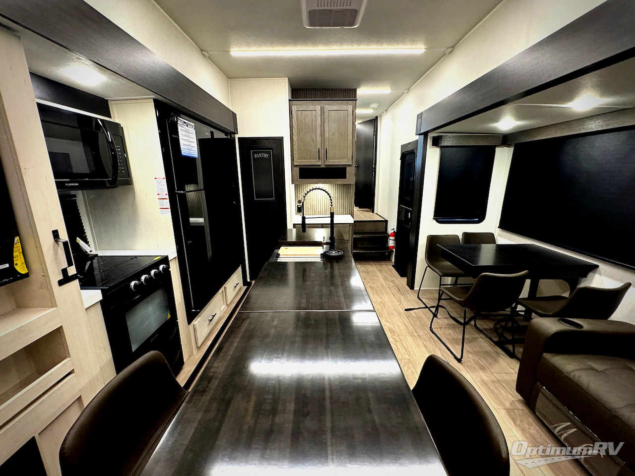 2026 Forest River Cherokee Arctic Wolf 38DST Photo 5