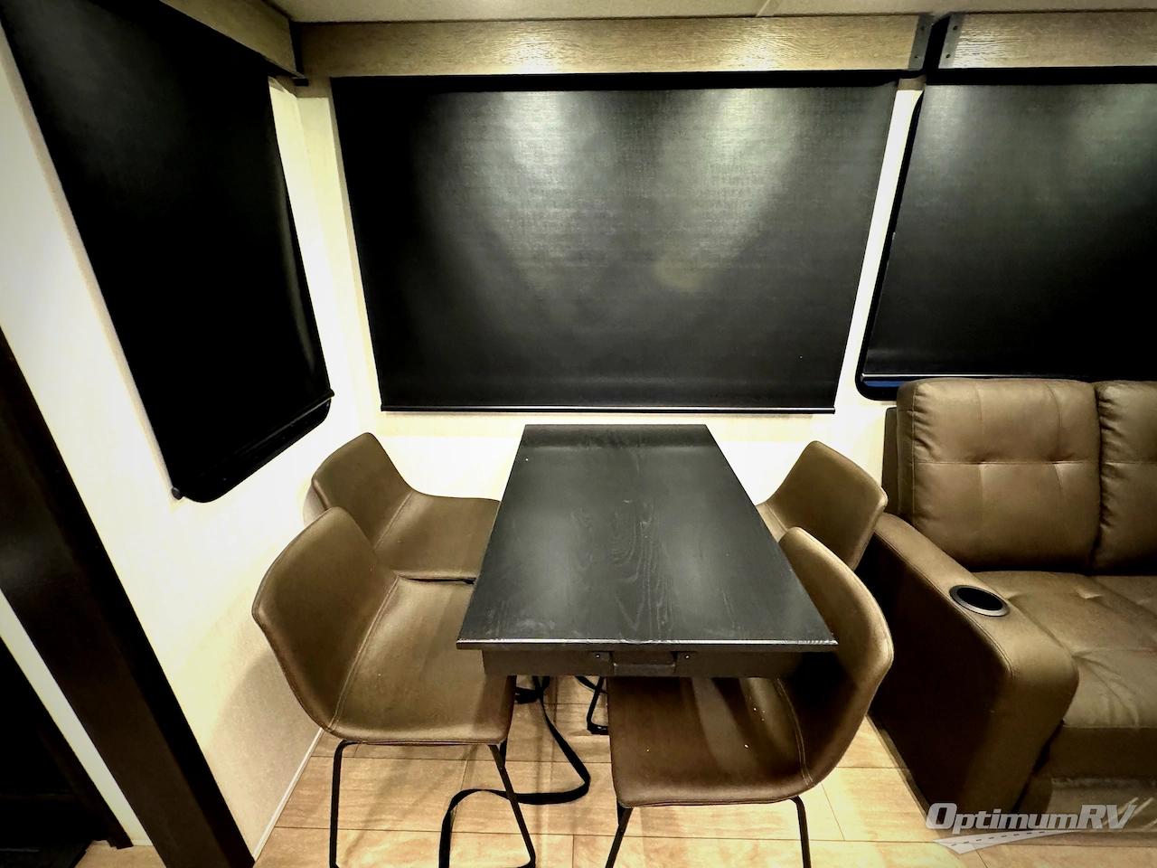 2026 Forest River Cherokee Arctic Wolf 38DST Photo 16