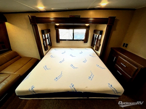 2017 CrossRoads Cameo CE380RL RV Photo 3