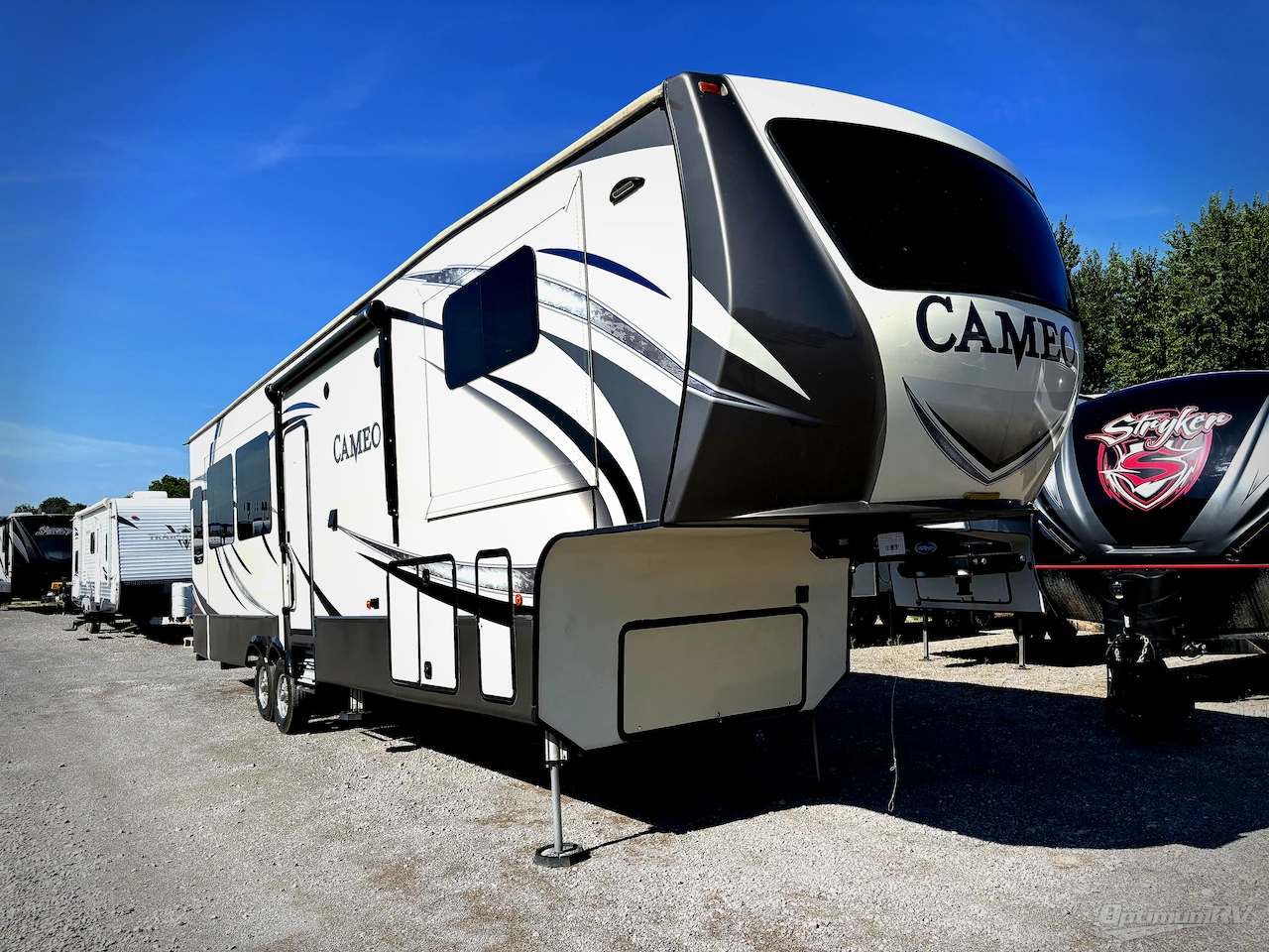 2017 CrossRoads Cameo CE380RL Photo 1