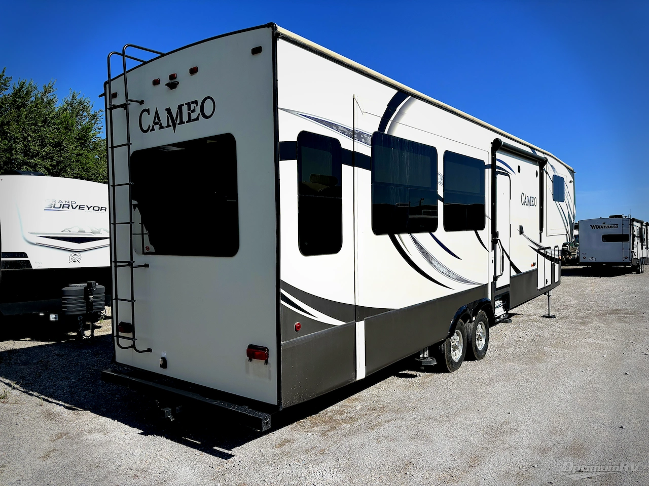 2017 CrossRoads Cameo CE380RL Photo 2