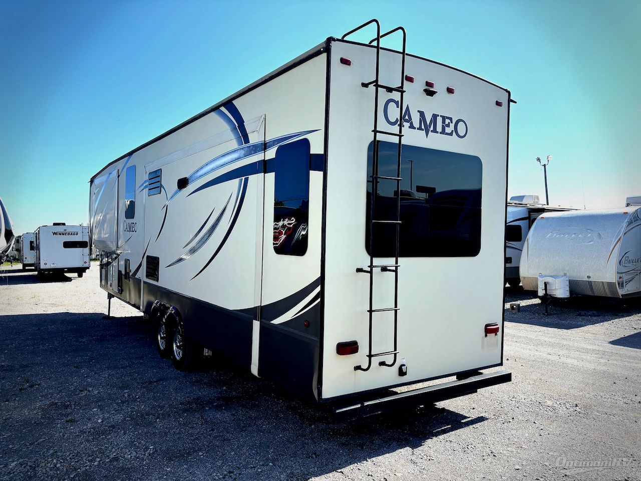 2017 CrossRoads Cameo CE380RL Photo 3