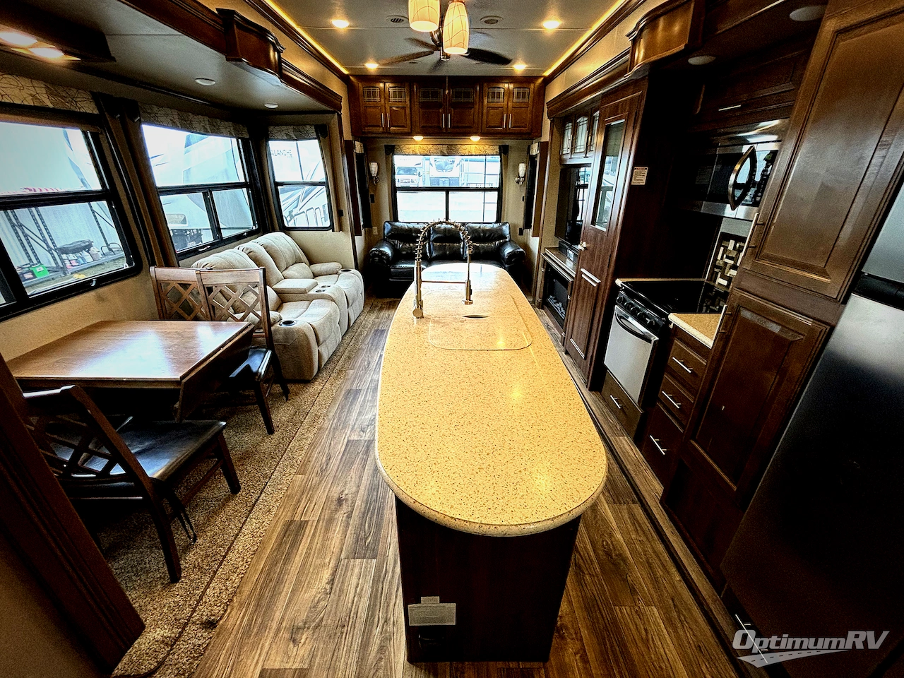 2017 CrossRoads Cameo CE380RL Photo 4