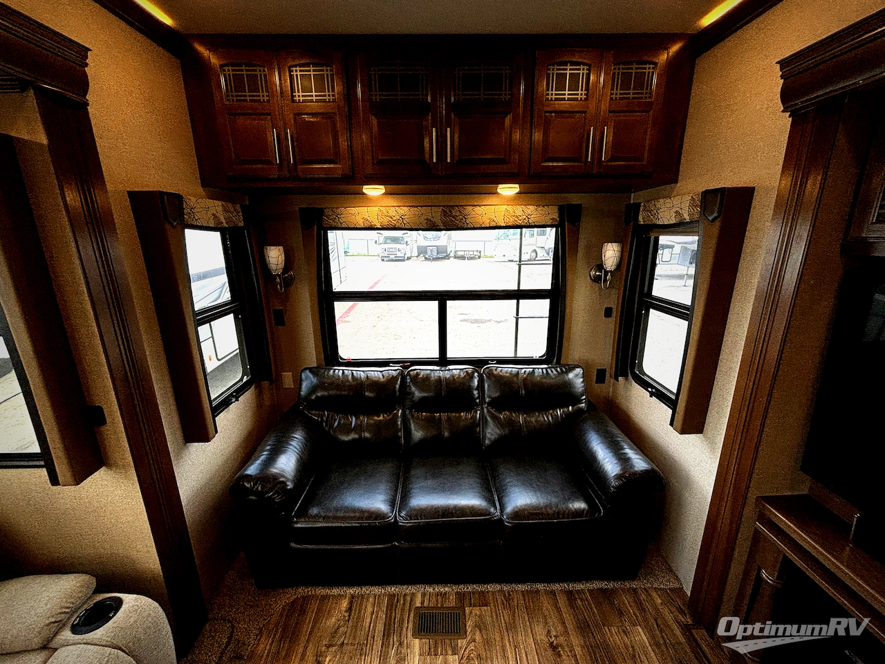 2017 CrossRoads Cameo CE380RL Photo 6