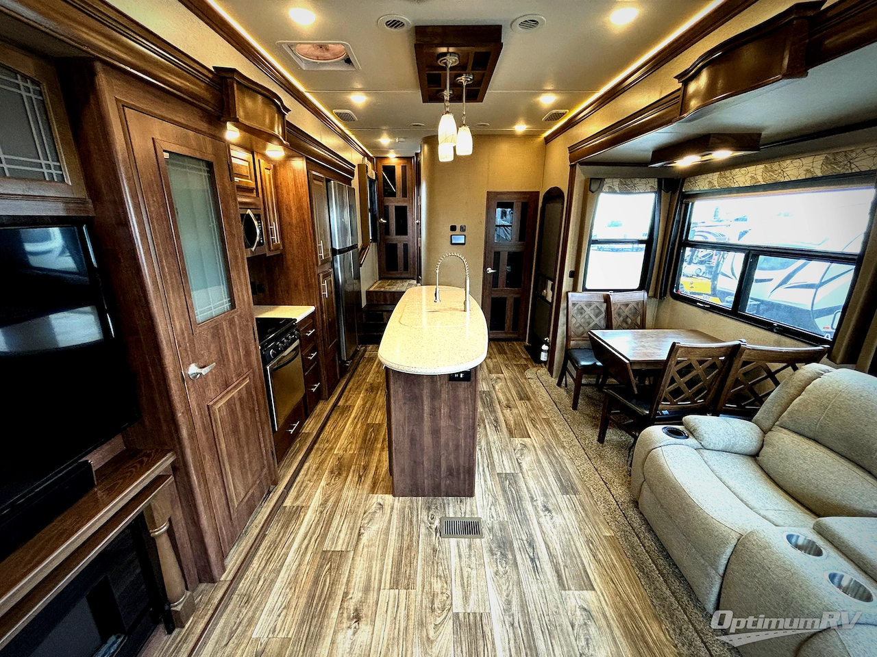 2017 CrossRoads Cameo CE380RL Photo 5