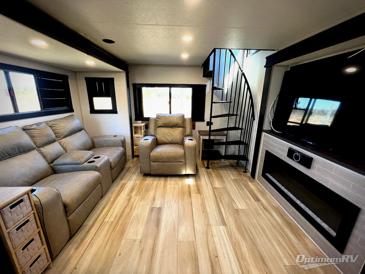 2025 Forest River Wildwood Heritage Glen ROOST43 Photo 6