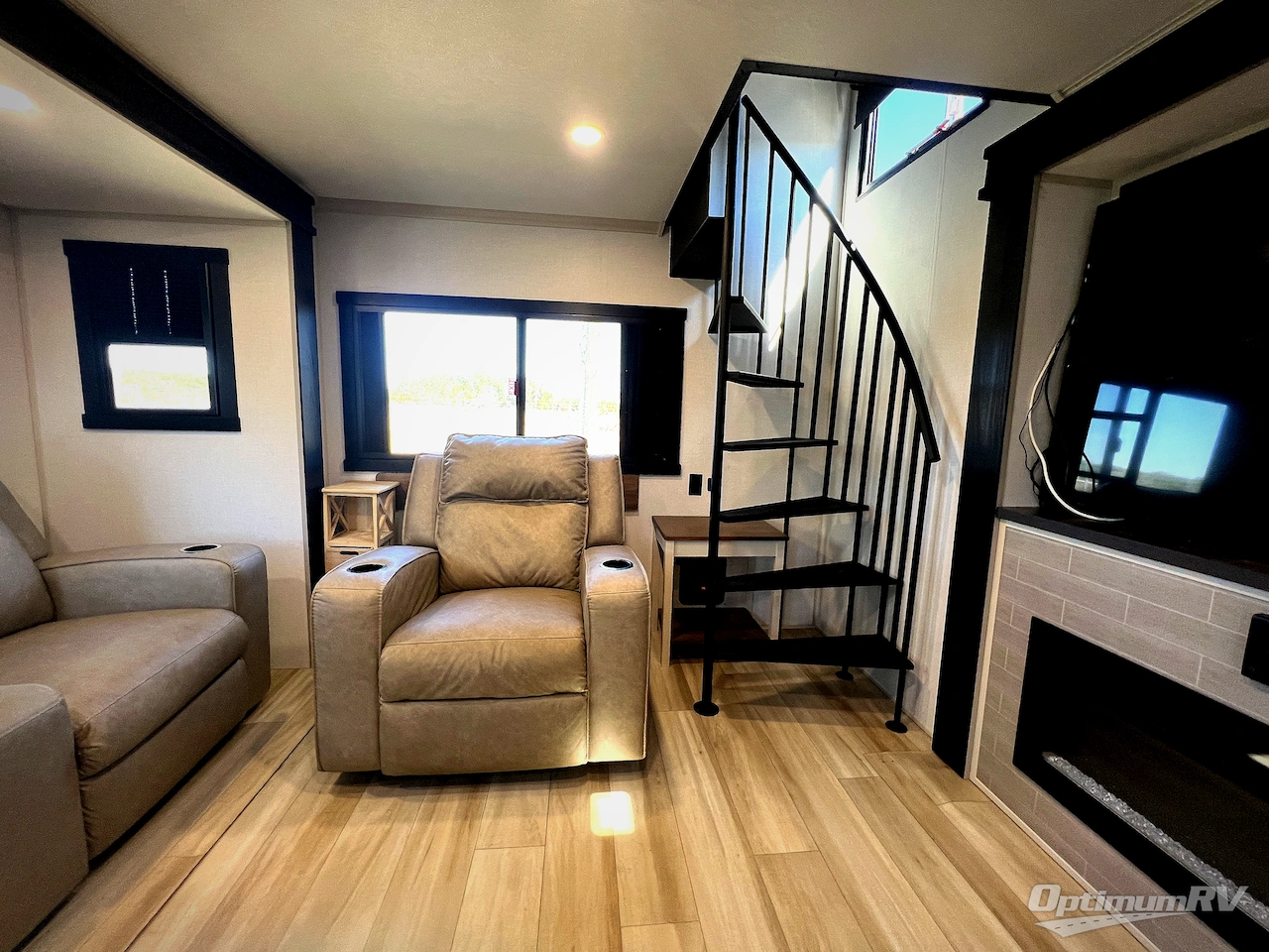 2025 Forest River Wildwood Heritage Glen ROOST43 Photo 8