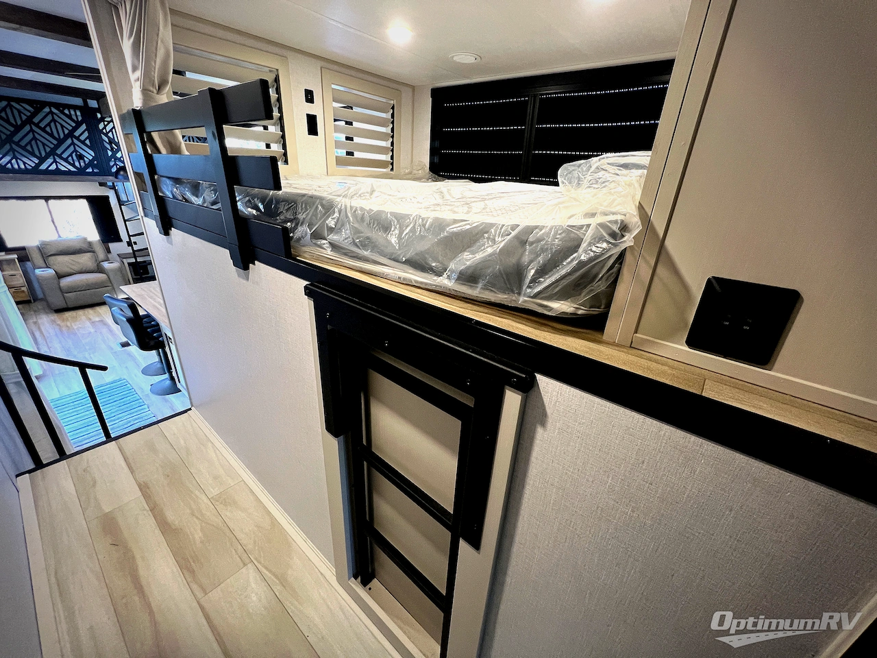 2025 Forest River Wildwood Heritage Glen ROOST43 Photo 18