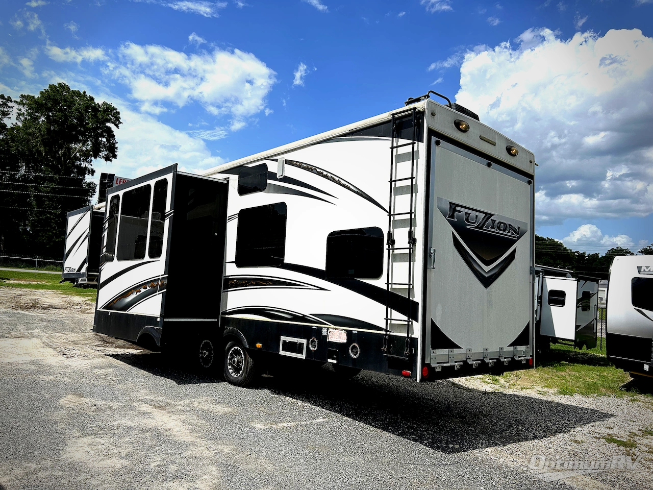 2014 Keystone Fuzion 342 Photo 3