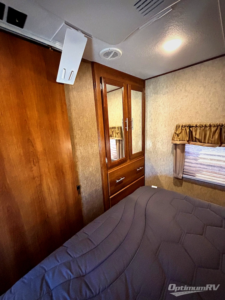 2016 Prime Time Tracer 3175RSD Photo 8