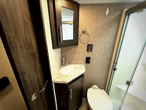 2025 Keystone Fuzion 430 RV Photo 3