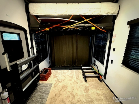 2025 Keystone Fuzion 430 RV Photo 4