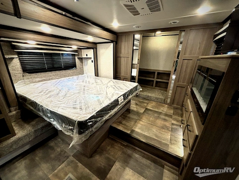 2022 CrossRoads Cameo CE4051BH RV Photo 2