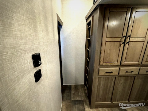 2022 CrossRoads Cameo CE4051BH RV Photo 4