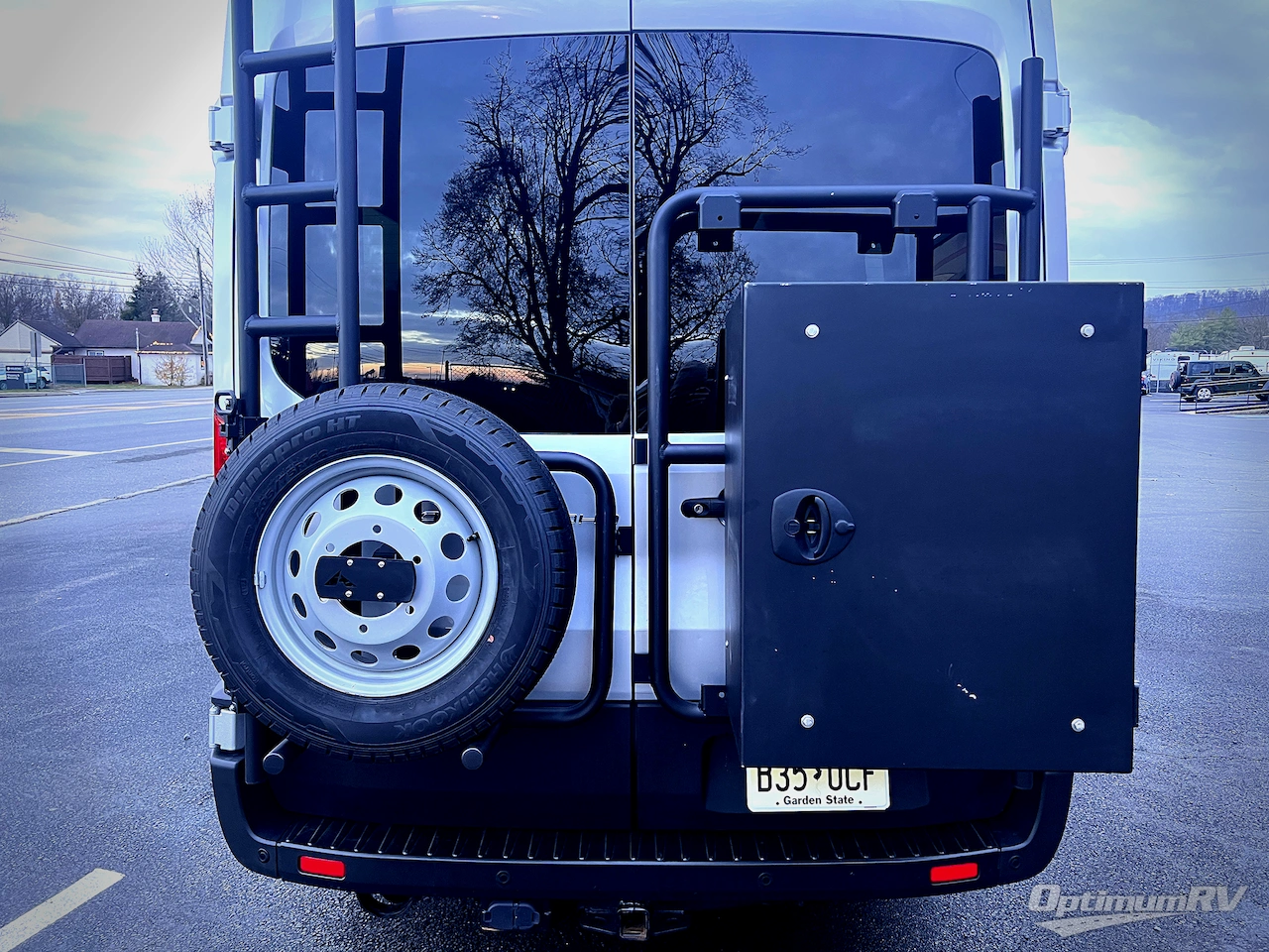 2023 Pleasure-Way Ontour 2.2 Photo 4