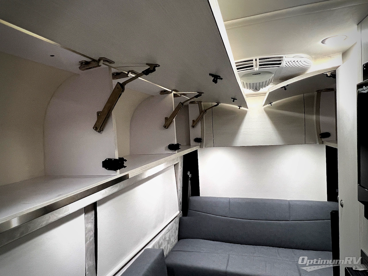 2023 Pleasure-Way Ontour 2.2 Photo 16