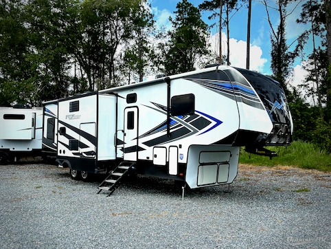 Used 2021 Keystone Fuzion 379 Featured Photo