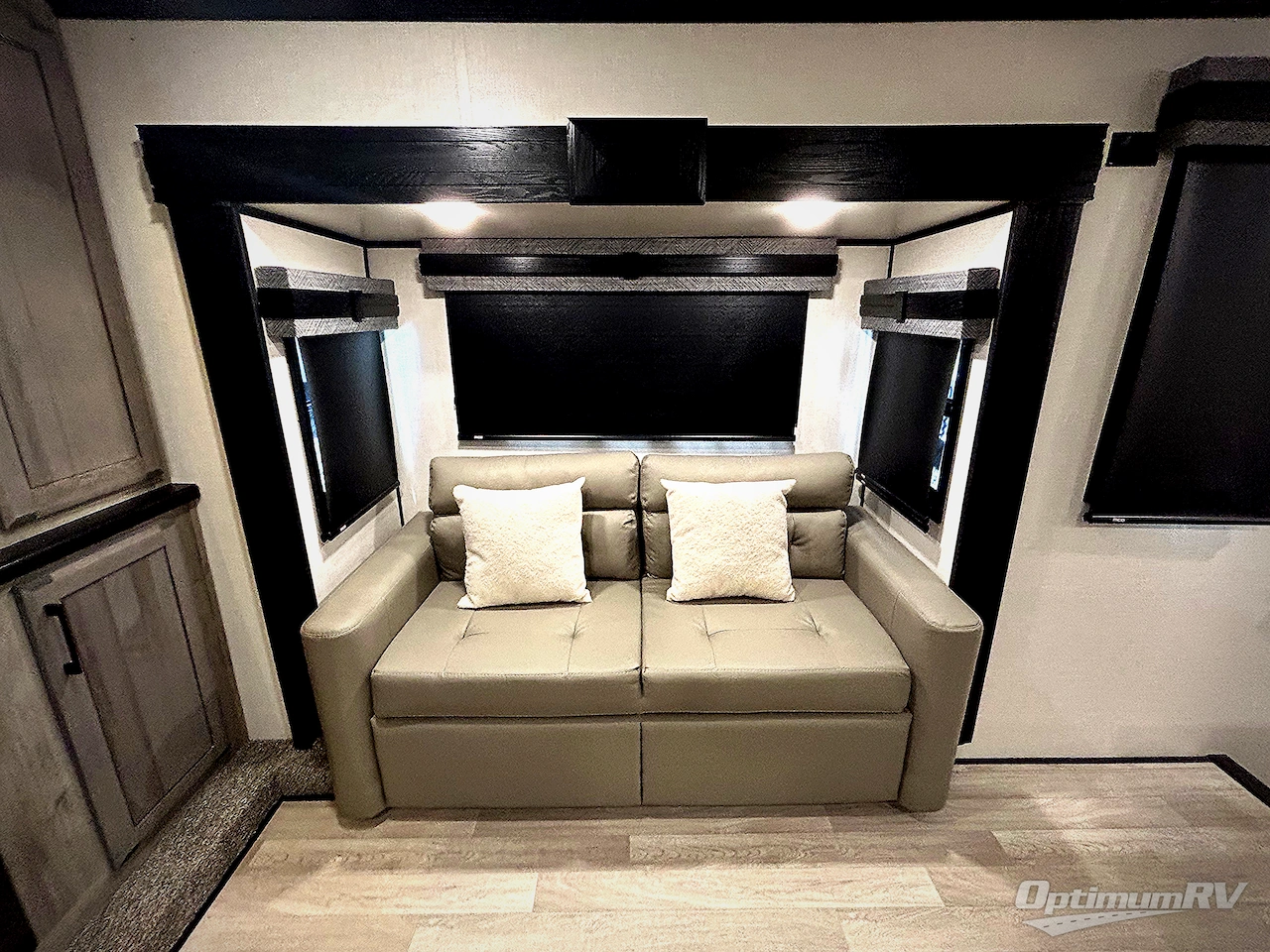 2023 KZ Durango Gold G386FLF Photo 8