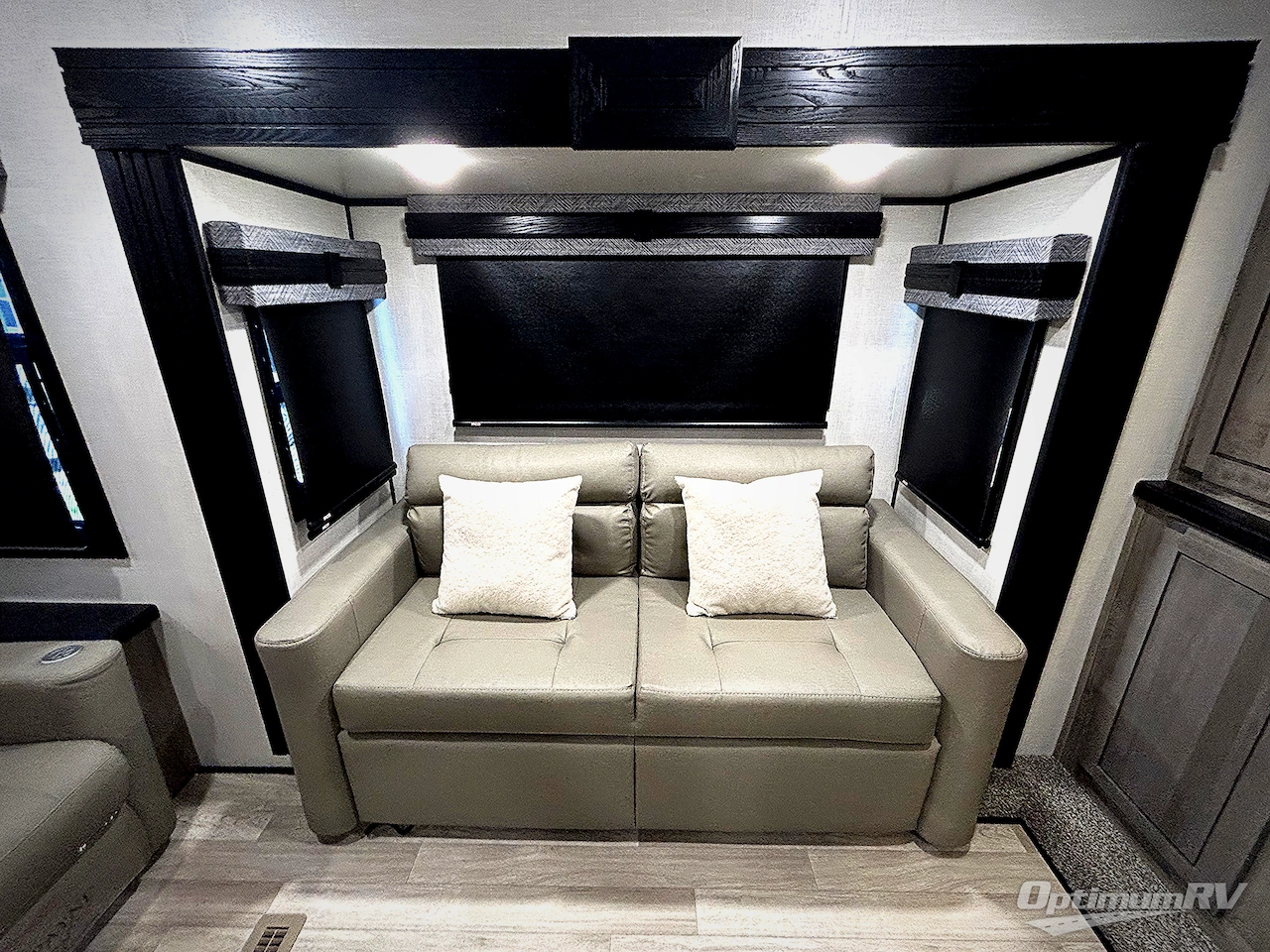 2023 KZ Durango Gold G386FLF Photo 10