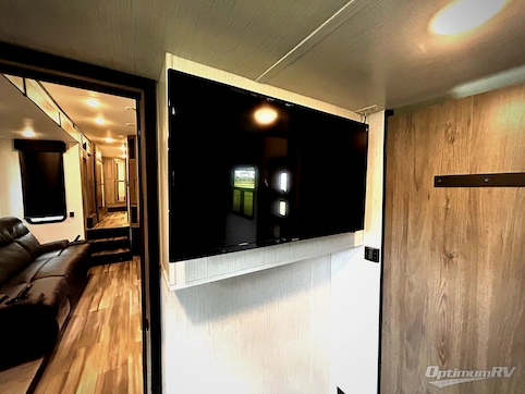 2022 Heartland Road Warrior 414 RV Photo 4