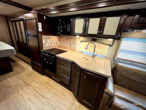 2020 Thor Windsport 29M RV Photo 2