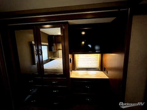 2019 Thor Freedom Traveler 32A RV Photo 3