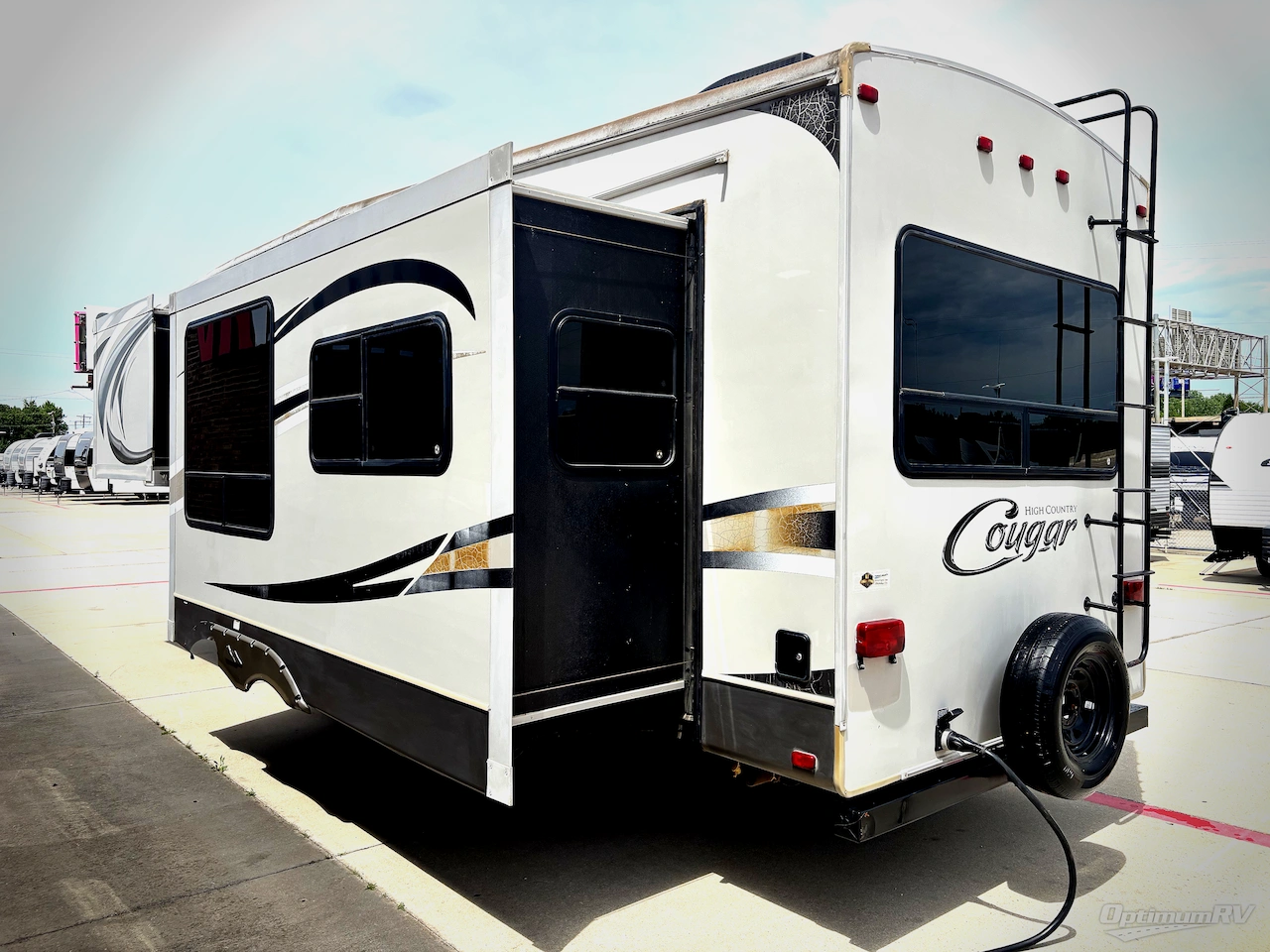 2013 Keystone Cougar High Country 246RLS Photo 3