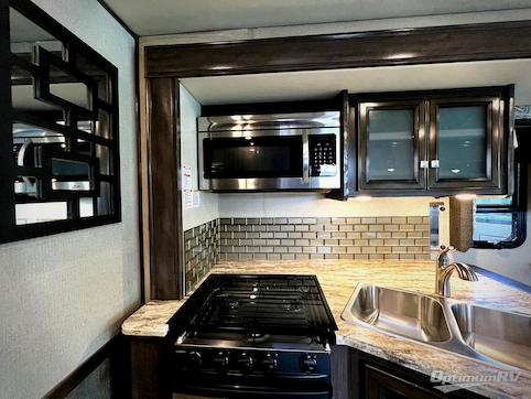 2018 Holiday Rambler Admiral 28A RV Photo 3