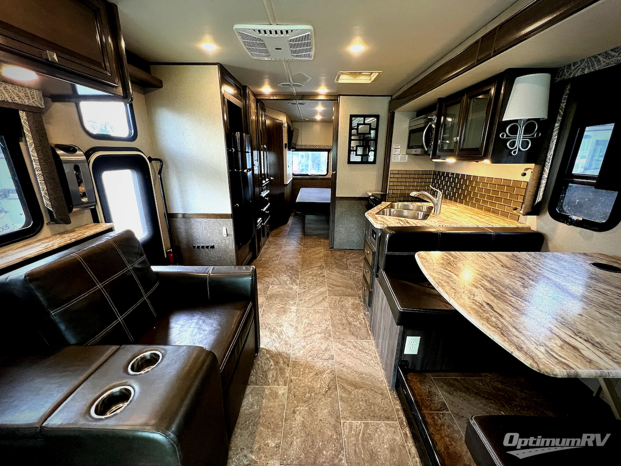 2018 Holiday Rambler Admiral 28A Photo 4