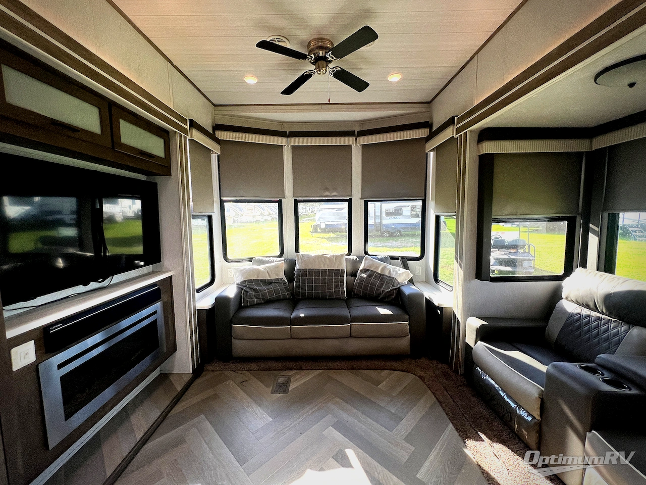 2022 Forest River Wildwood Grand Lodge 42FLDL Photo 6