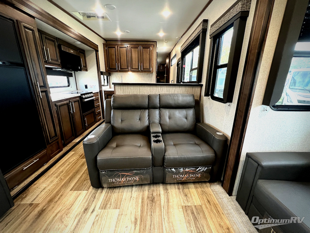 2021 KZ Durango Half-Ton D290RLT Photo 9