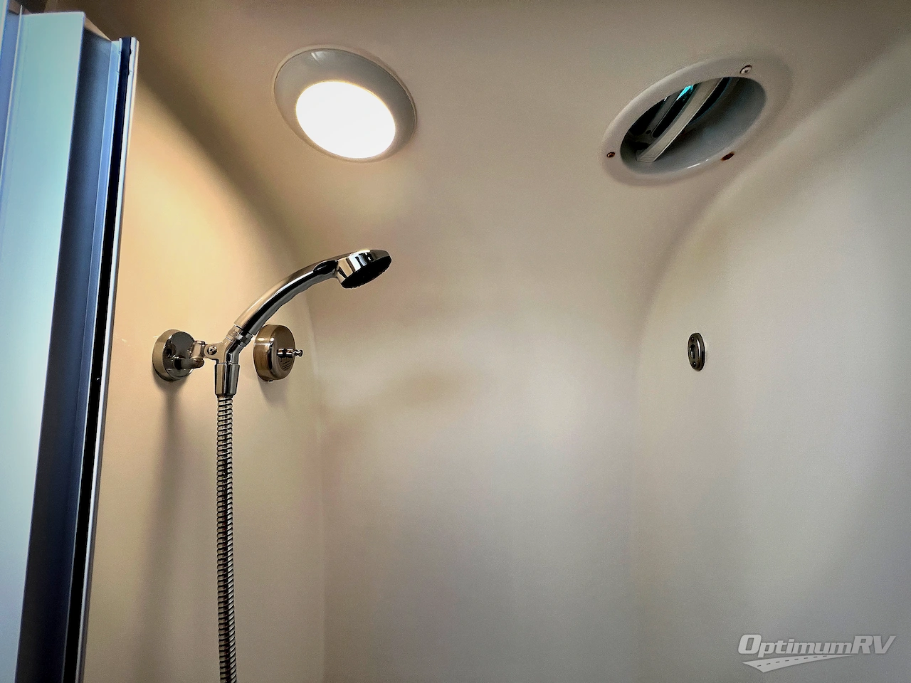 2022 Airstream International 27FB Photo 12