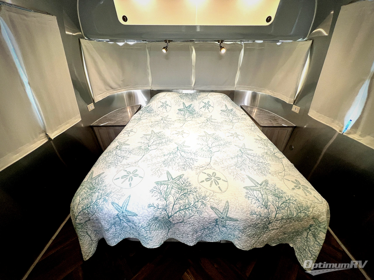 2022 Airstream International 27FB Photo 14