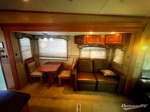 2010 Carriage Cameo 35SB3 RV Photo 2
