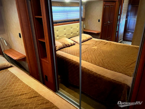 2010 Carriage Cameo 35SB3 RV Photo 4