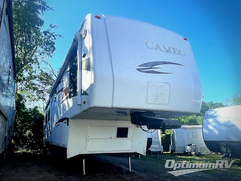 Used 2010 Carriage Cameo 35SB3 Featured Photo