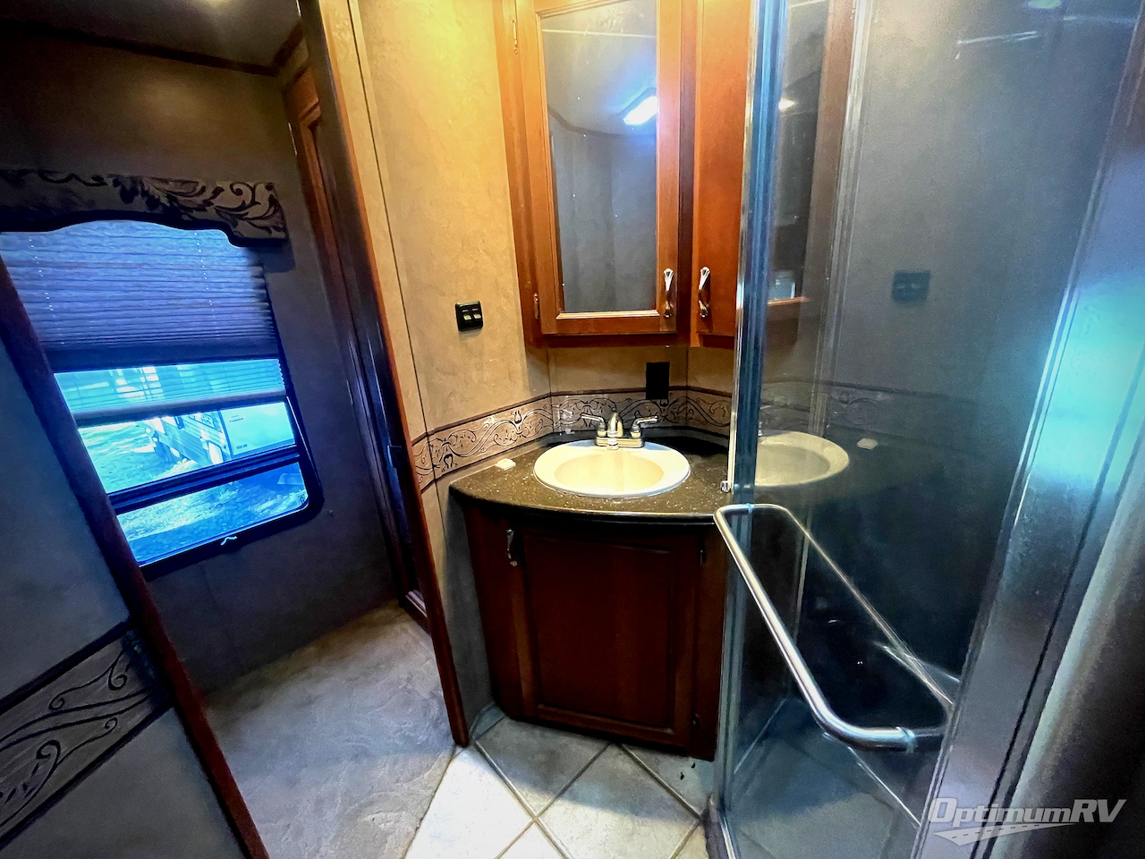 2010 Carriage Cameo 35SB3 Photo 17