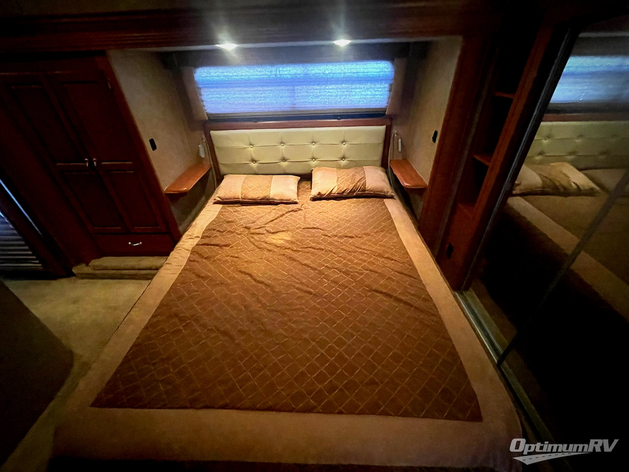 2010 Carriage Cameo 35SB3 Photo 24