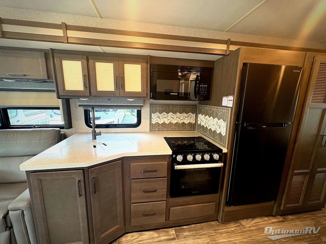 2022 Thor Hurricane 34R Photo 11